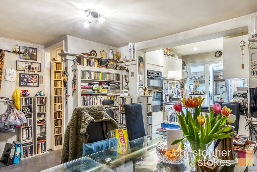 Property photo 3 of 18 4611265