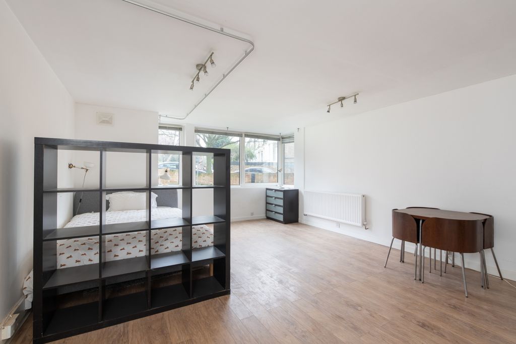 Property photo 3 of 10 Picture No. 12