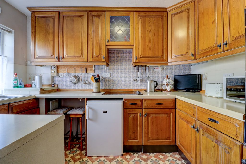 Property photo 3 of 11 Picture No. 12