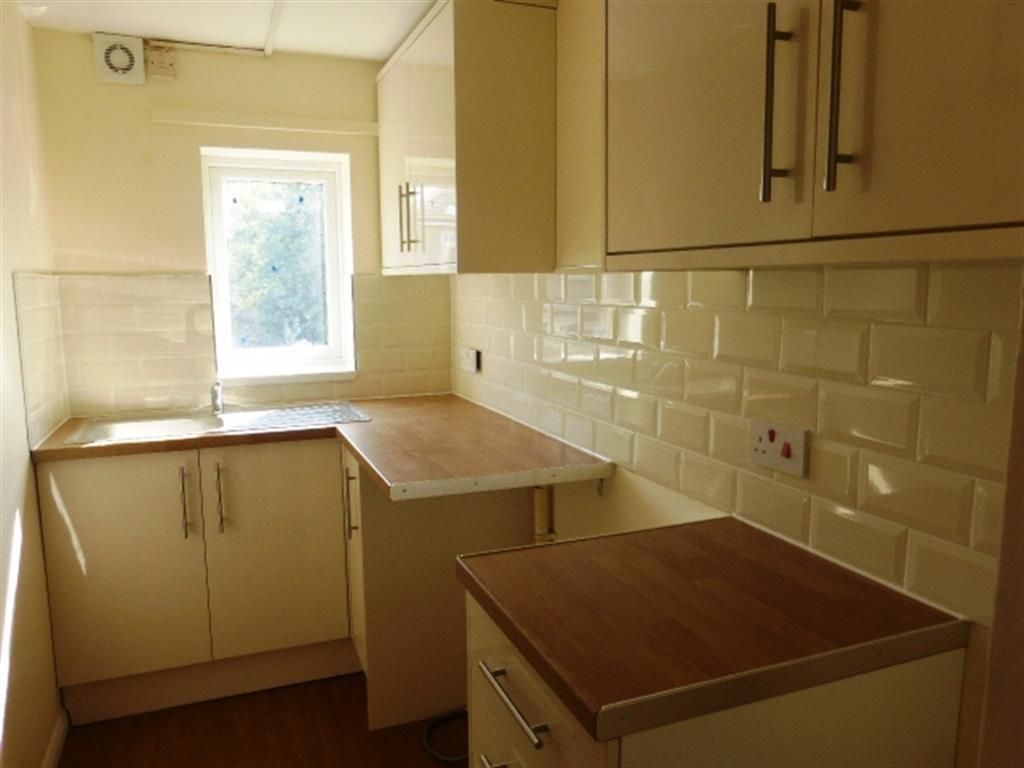 Property photo 3 of 6 Kitchen