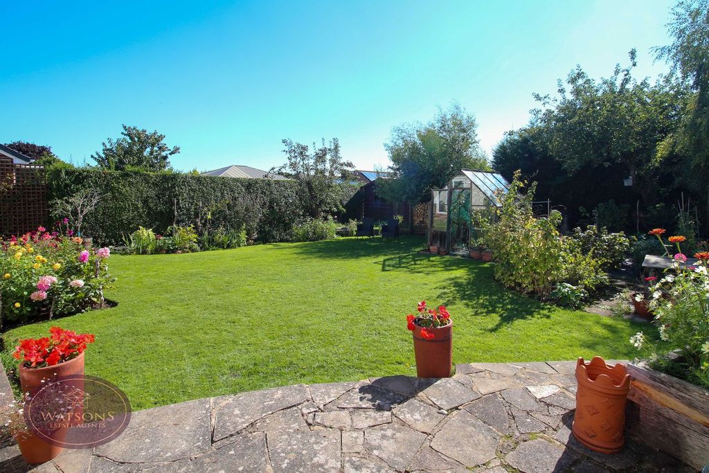 Property photo 2 of 39