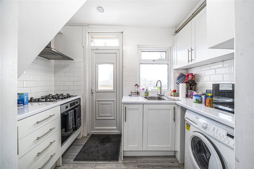 Property photo 2 of 15 Kitchen