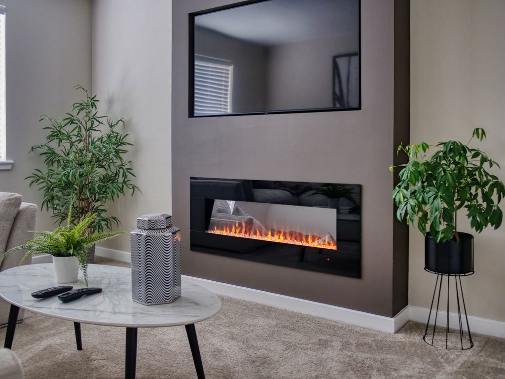 Property photo 3 of 27 Lounge