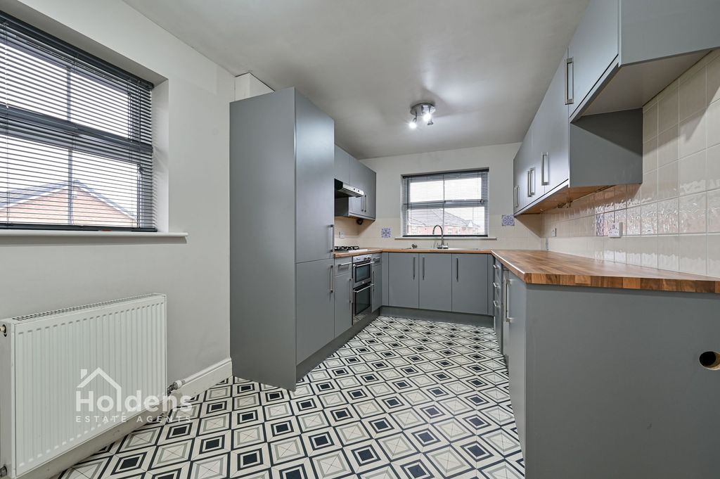 Property photo 2 of 13