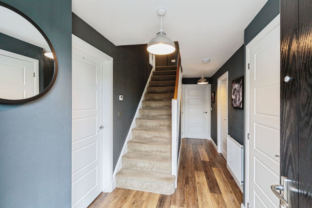 Property photo 2 of 23 Entrance Hallway
