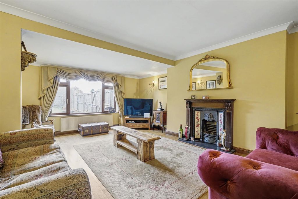 Property photo 2 of 31 Lounge 1_1.Jpeg