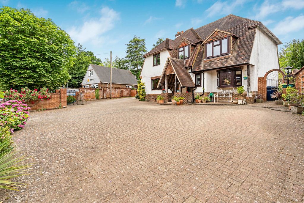 Property photo 1 of 20 33_84974
