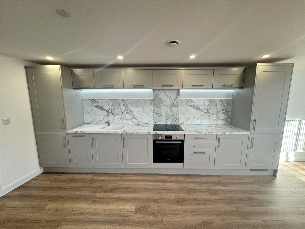 Property photo 1 of 12 Flat 302