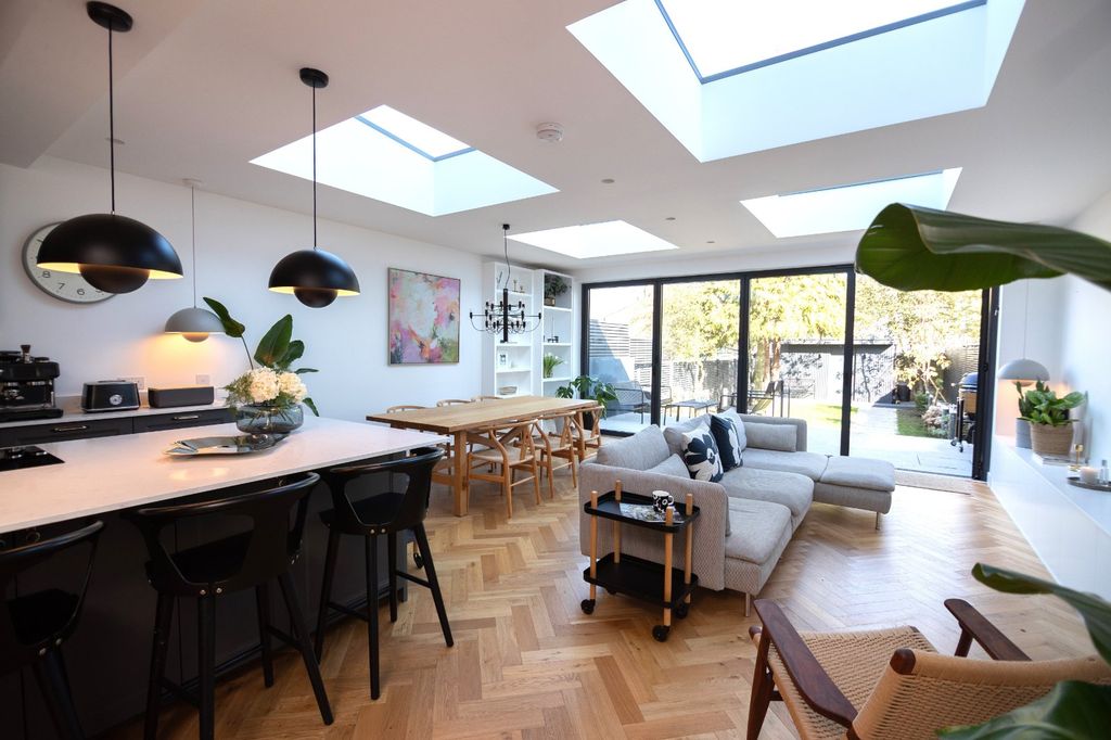 Property photo 2 of 46 Picture No. 23