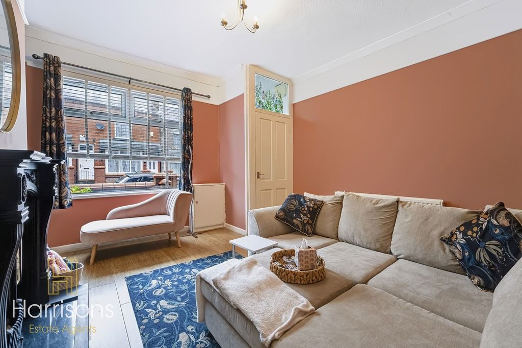 Property photo 2 of 16 5426003