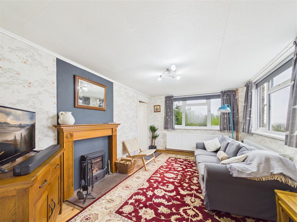 Property photo 2 of 23