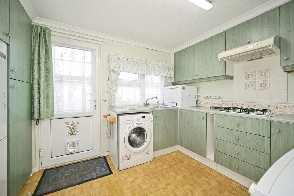 Property photo 3 of 15 Kitchen