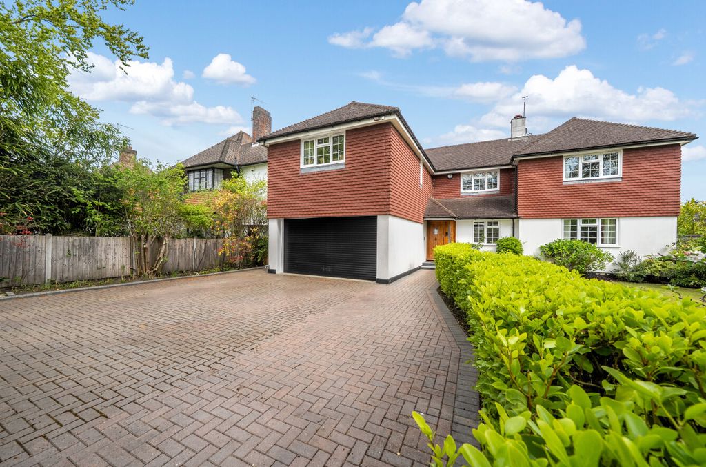 Property photo 1 of 46 1446323-57-69E773...