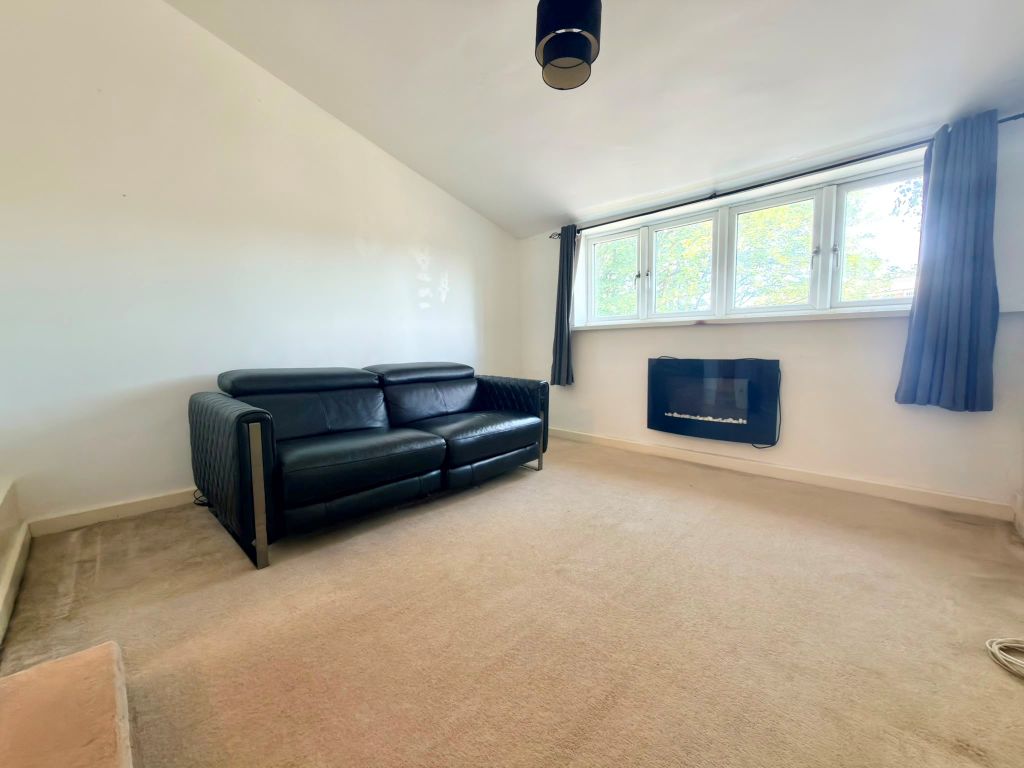 Property photo 2 of 5 Living Room