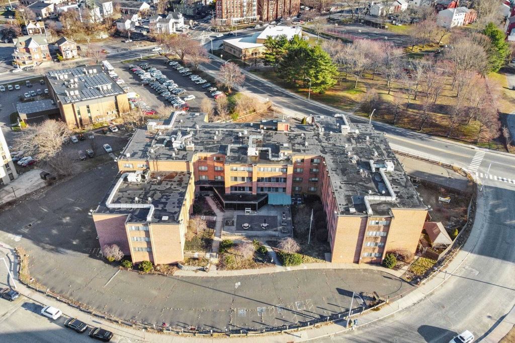 Property photo 3 of 5 <Alttext/>