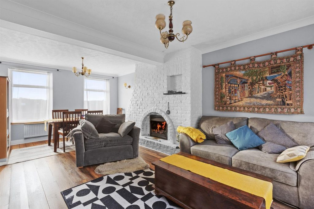 Property photo 3 of 17 3.Jpg