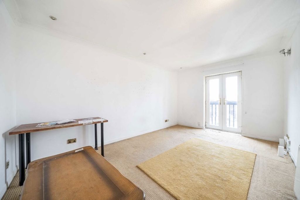 Property photo 2 of 5