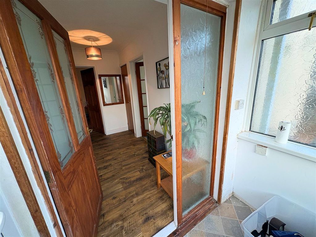 Property photo 2 of 30 Entrance Porch