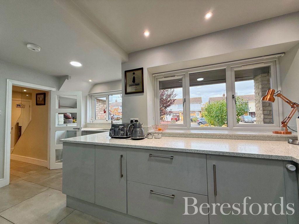 Property photo 3 of 31 Picture No. 10