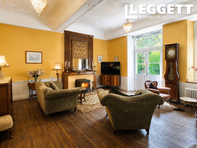 Property photo 2 of 10