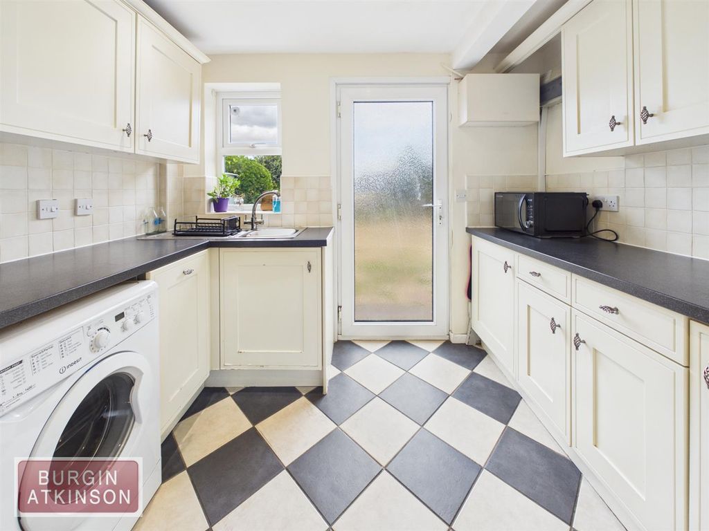 Property photo 3 of 25 Cam01619G0-Pr0239-Still016.Jpg