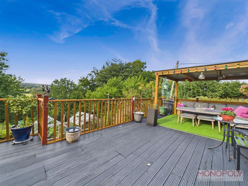 Property photo 3 of 41 Cam01943G0-Pr0515-Still042.Jpg