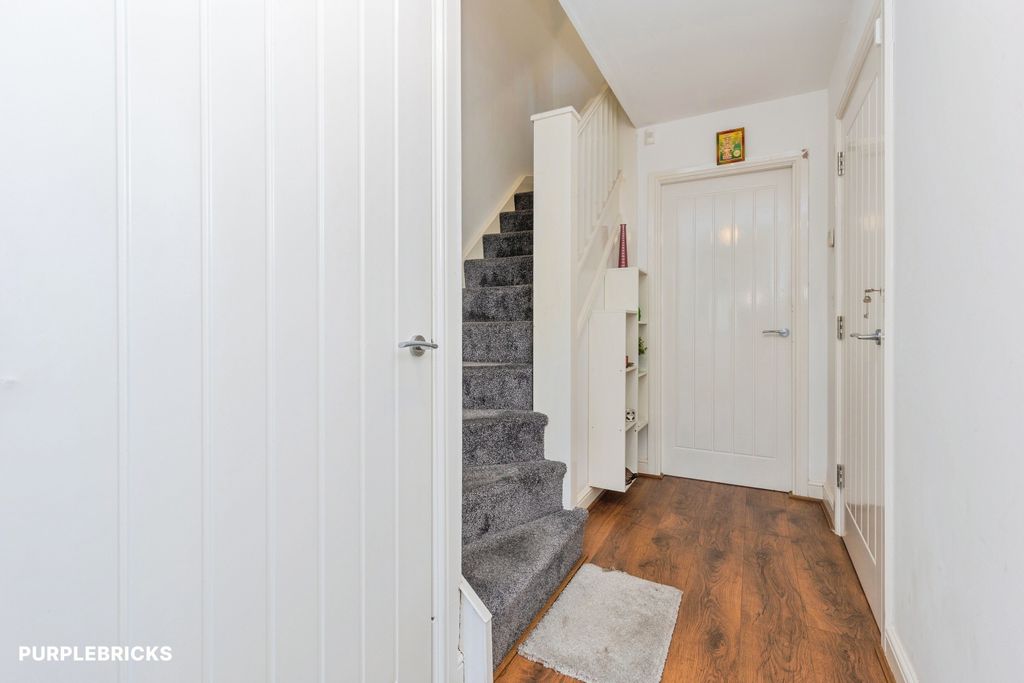 Property photo 2 of 25