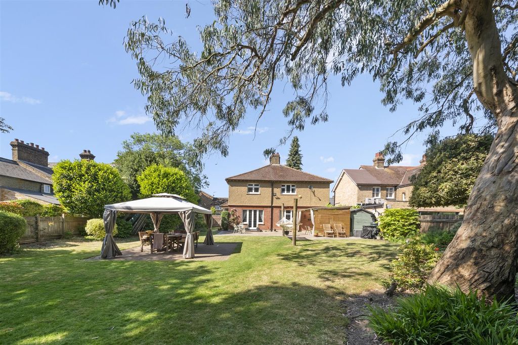Property photo 2 of 26