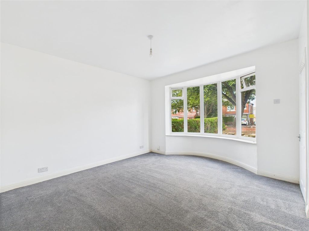 Property photo 2 of 14 Cam05207G0-Pr0054-Still003.Jpg