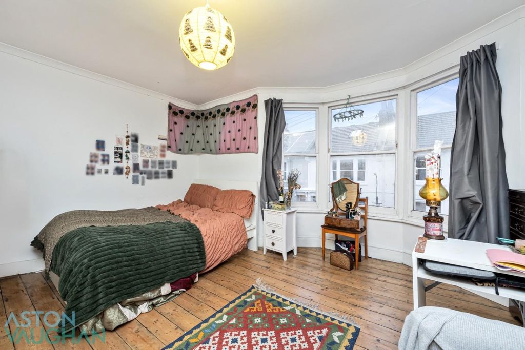 Property photo 2 of 10 4630081