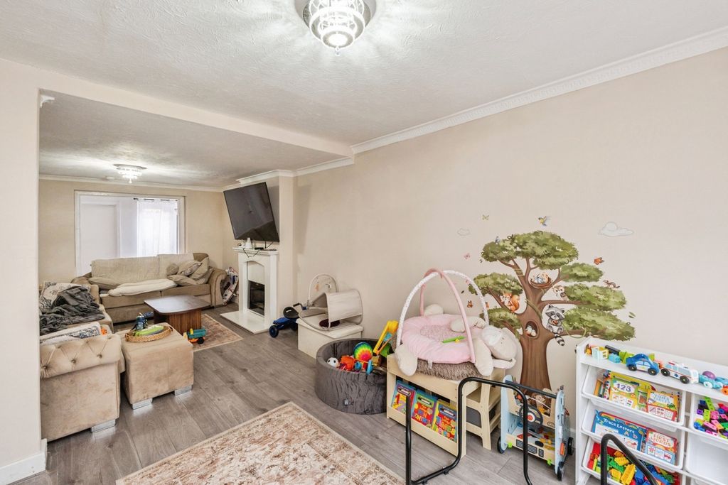 Property photo 2 of 19 Pbox-Img.Jpg