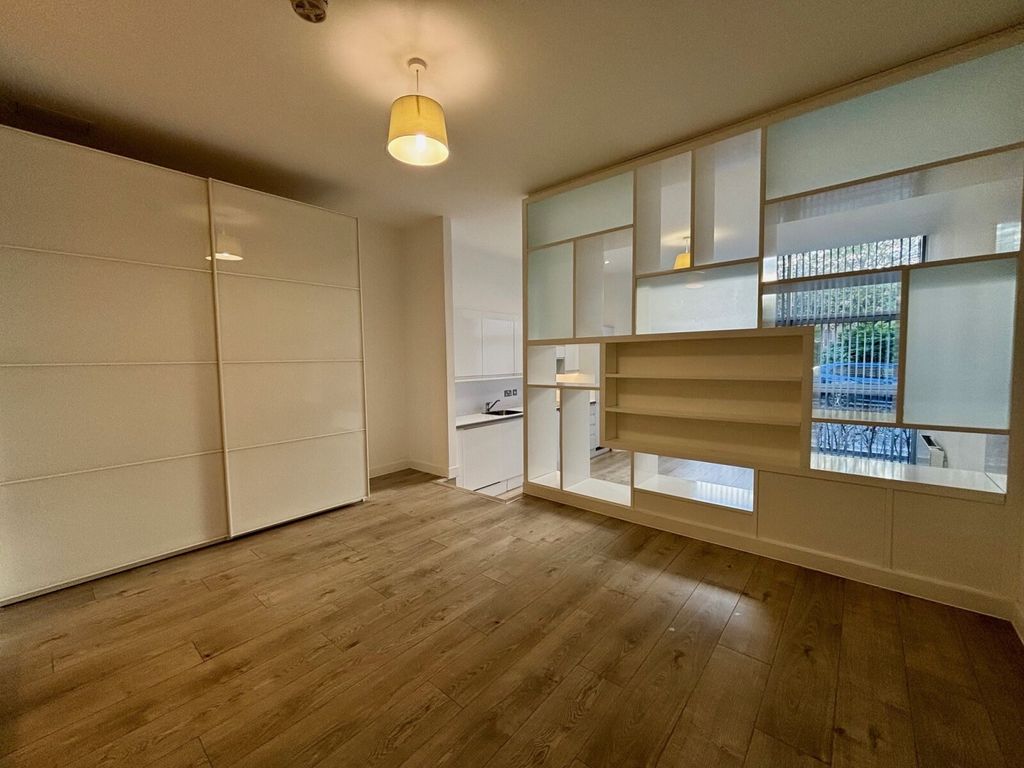 Property photo 3 of 7 Bedroom One