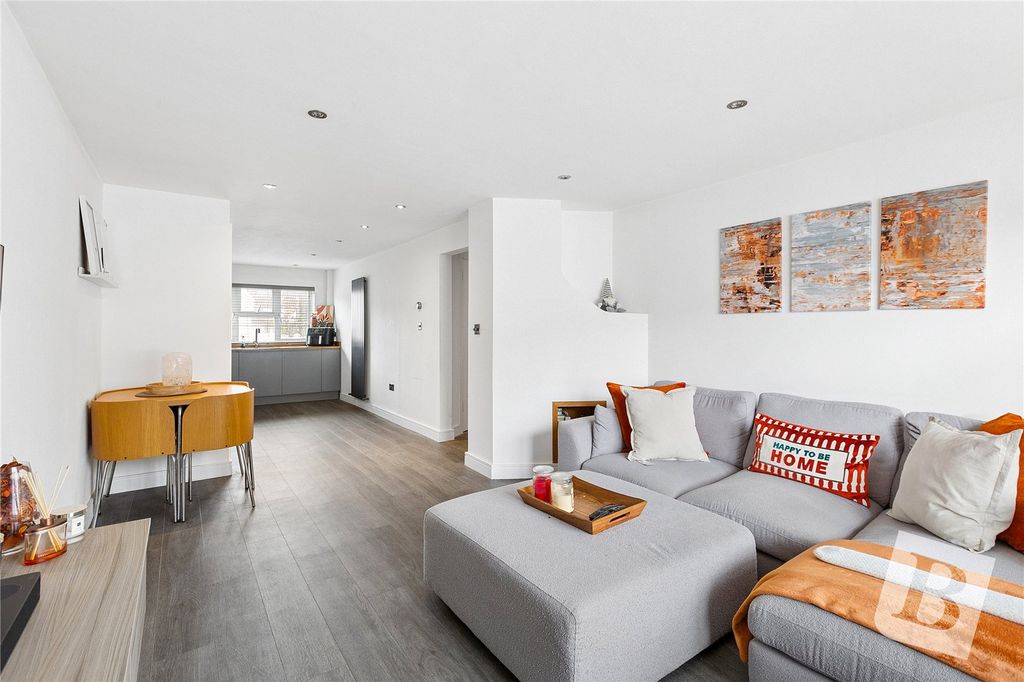 Property photo 1 of 11 Lounge/Diner