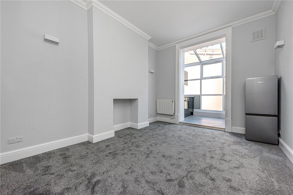 Property photo 1 of 8 Picture No. 02