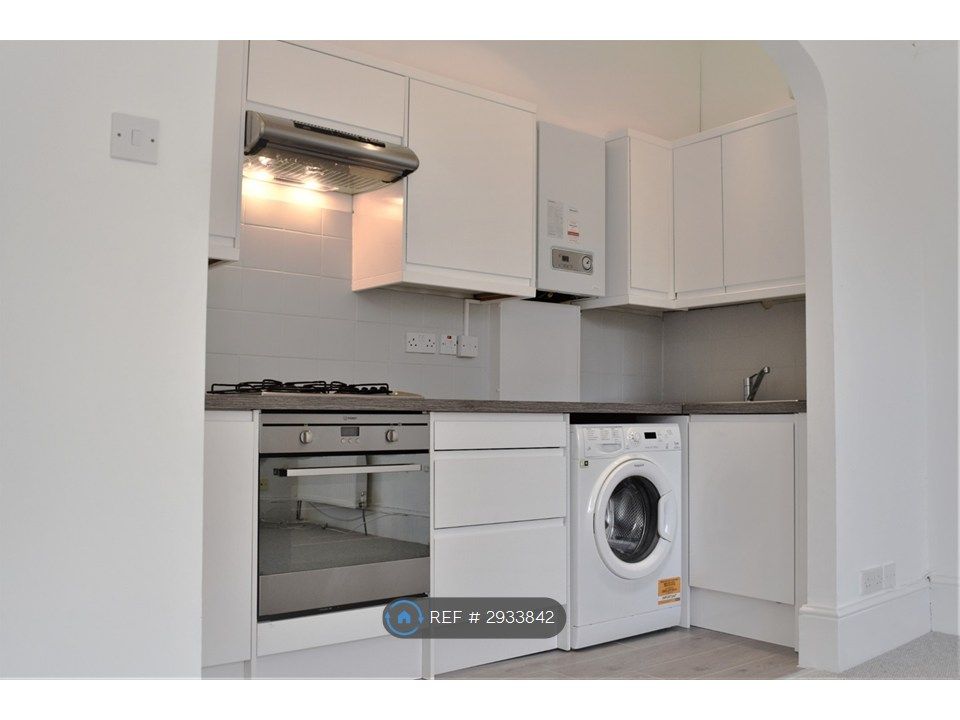 Property photo 1 of 11 Kitchen