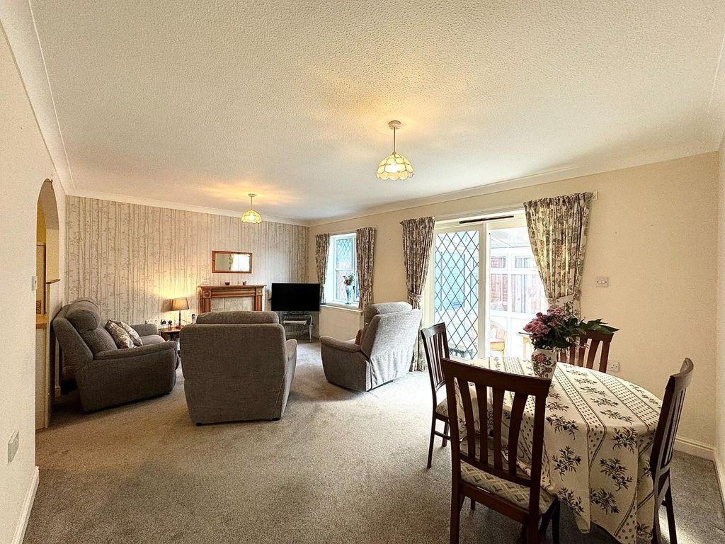Property photo 2 of 34