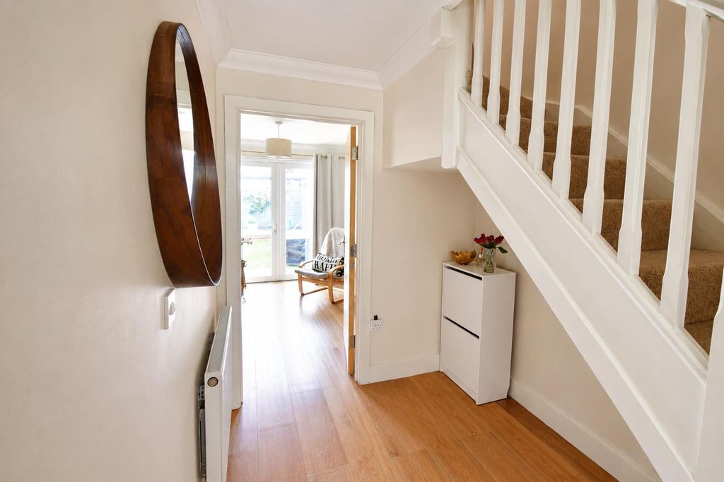 Property photo 3 of 25