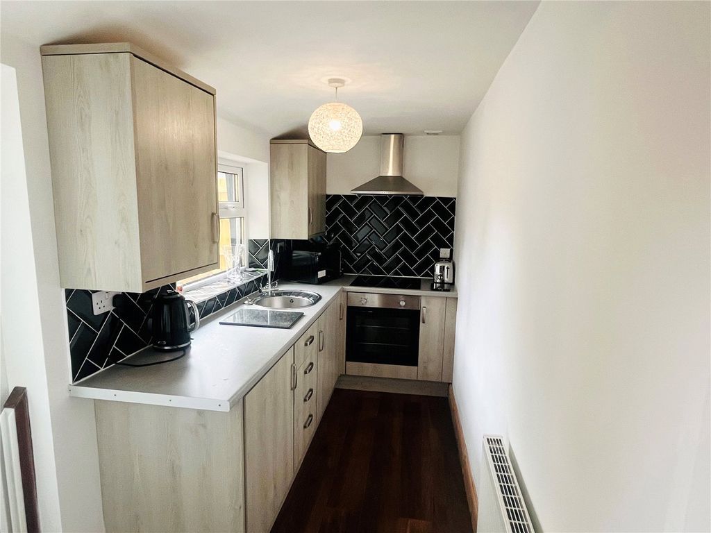 Property photo 1 of 17 Kitchen