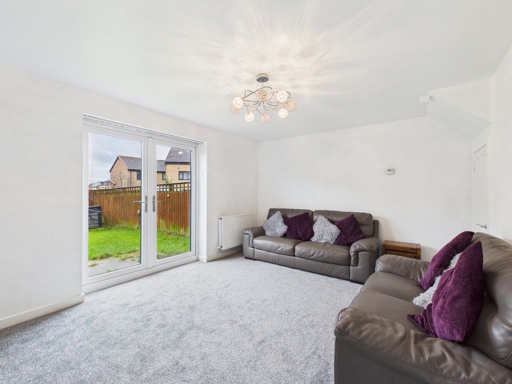 Property photo 2 of 8 4421094