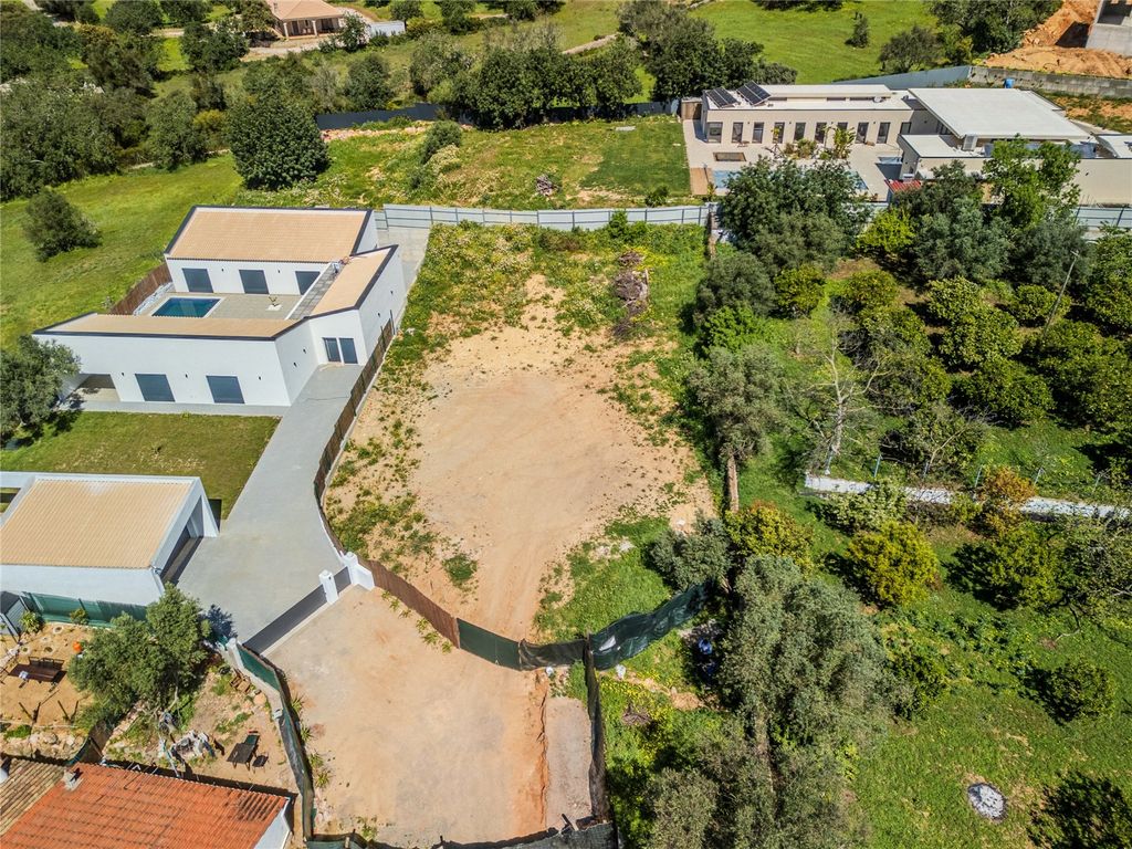 Property photo 2 of 15 Picture No. 01