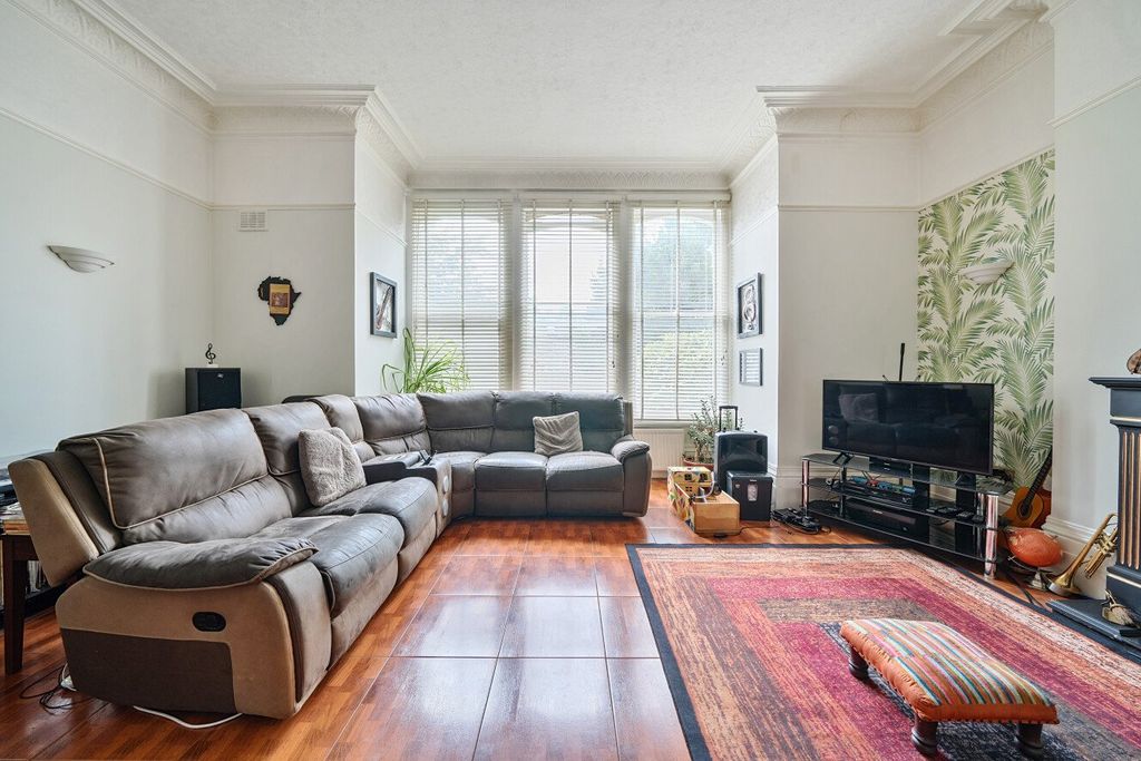 Property photo 2 of 23 Picture No. 20