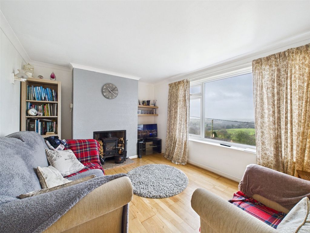 Property photo 3 of 11 Picture No. 12