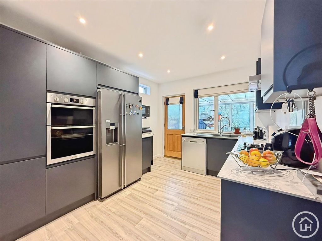 Property photo 1 of 22 Kitchen