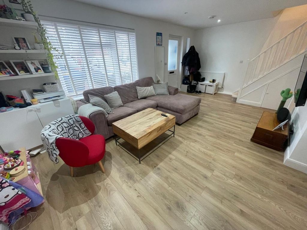 Property photo 2 of 15 Ddda1173-0469-45d1-88F8-97Ad90Ca0c8d.Jpg