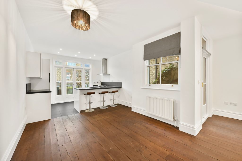 Property photo 2 of 8