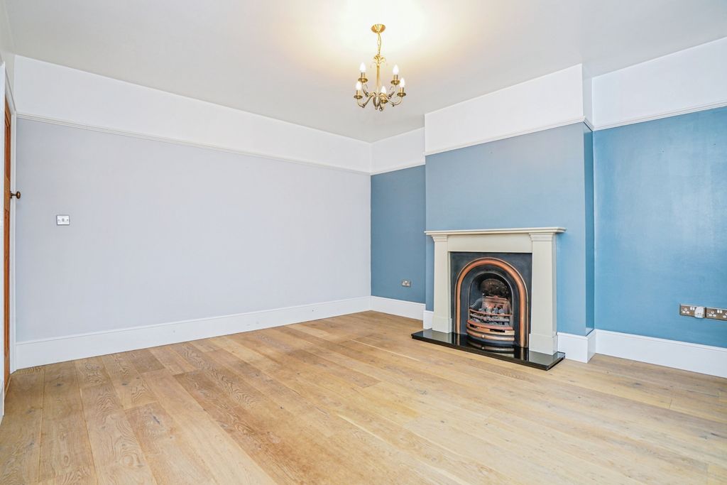 Property photo 3 of 22