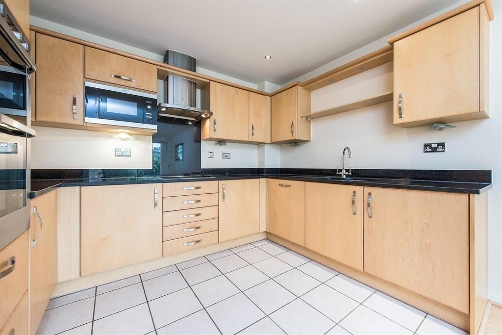 Property photo 1 of 8 Kitchen