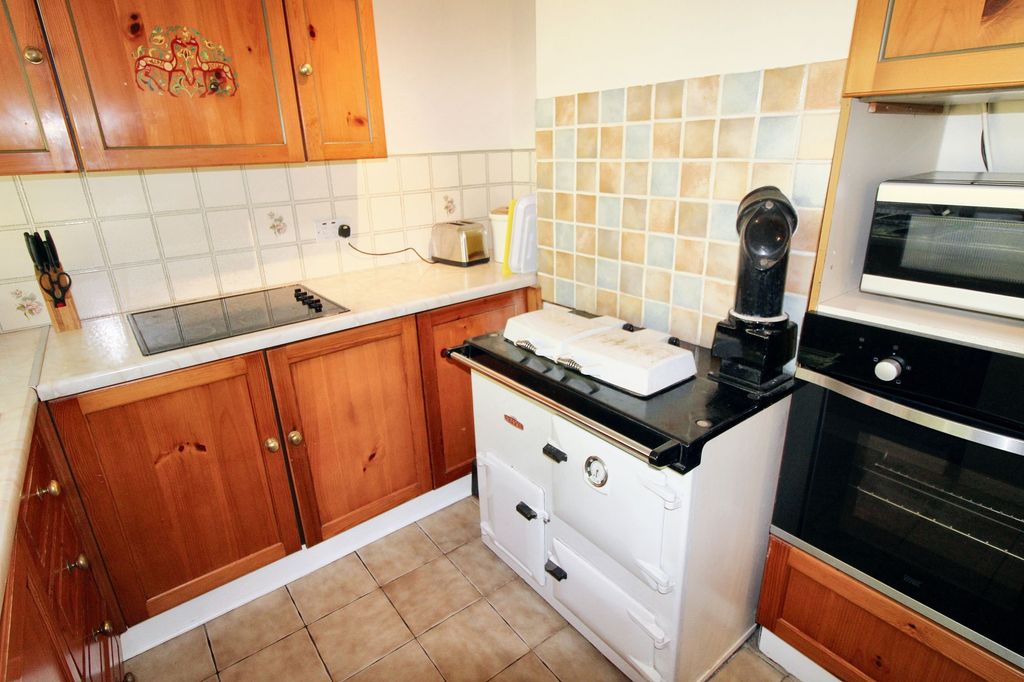 Property photo 2 of 22 Kitchen