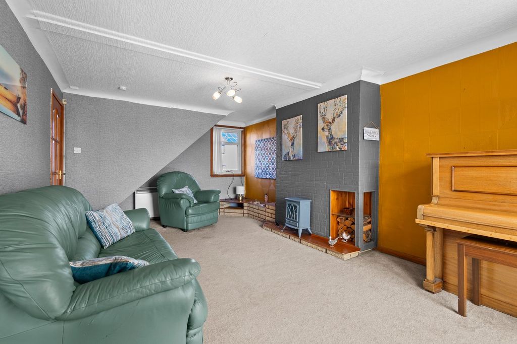 Property photo 2 of 23