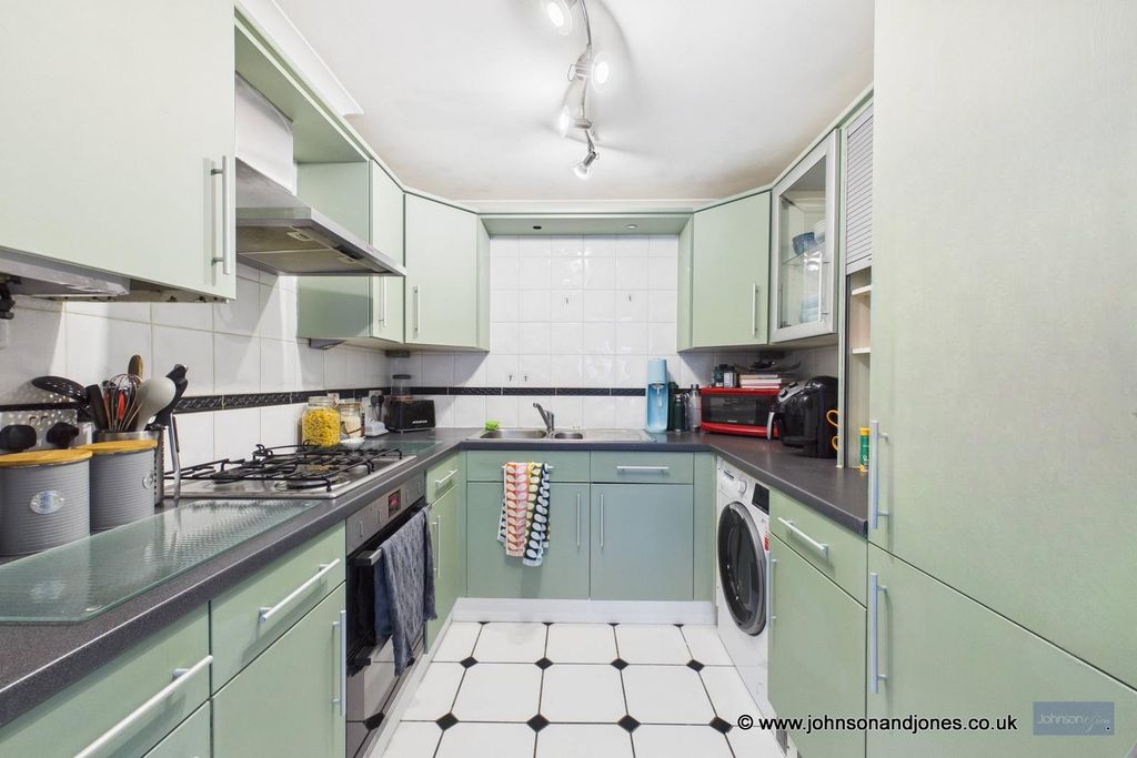 Property photo 2 of 12 6 Kitchen.Jpg